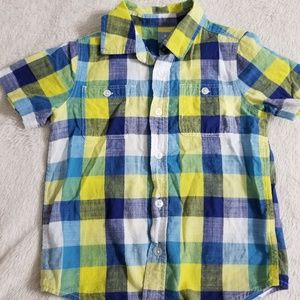 Button down collard shirt